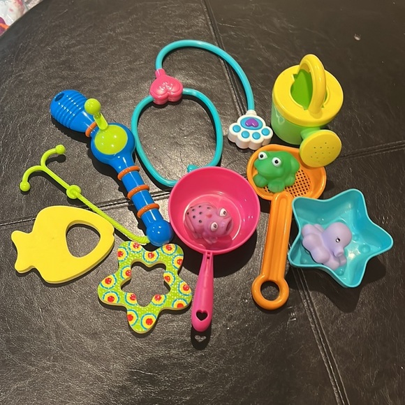 Bundle: Alex Fishing In The Tub Toy, Summer Sand Fun Toys and More - Picture 12 of 12